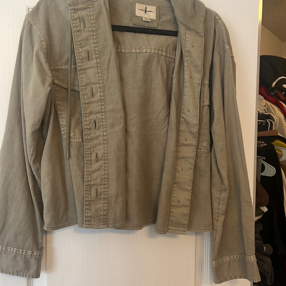 Cropped light weight American eagle hooded jacket